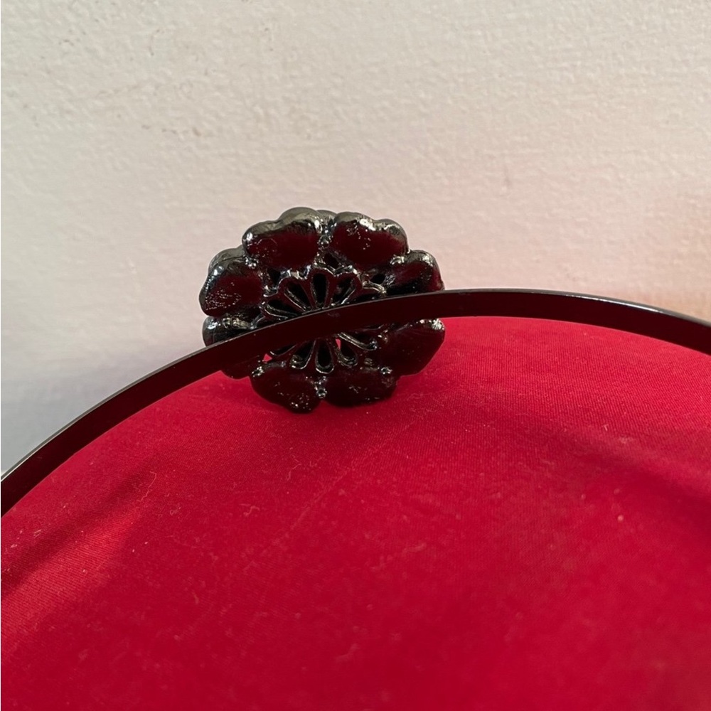 Black Metal and Rhinestone Flower Headband - Picture 4 of 4